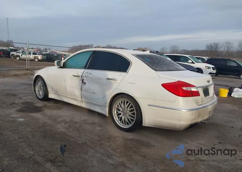 2013 Hyundai Genesis 3.8 z USA, uszkodzony, nr VIN KMHGC4DD8DU235847